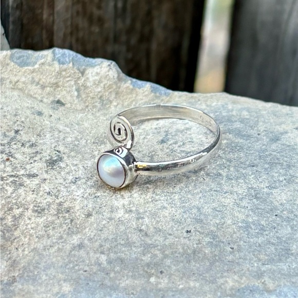 Pearl Ring - Picture 9 of 15